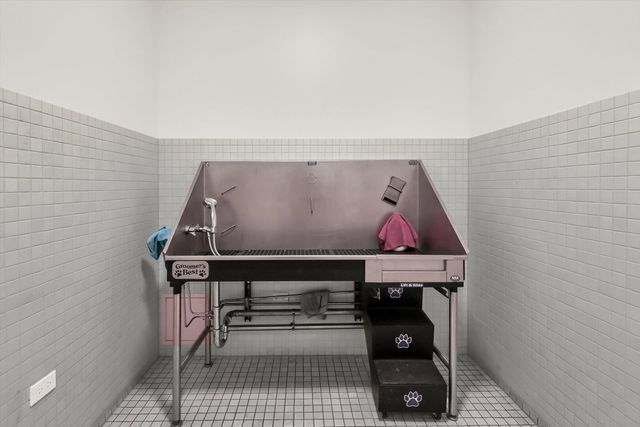 21 N May Street 501, Chicago, IL 60607