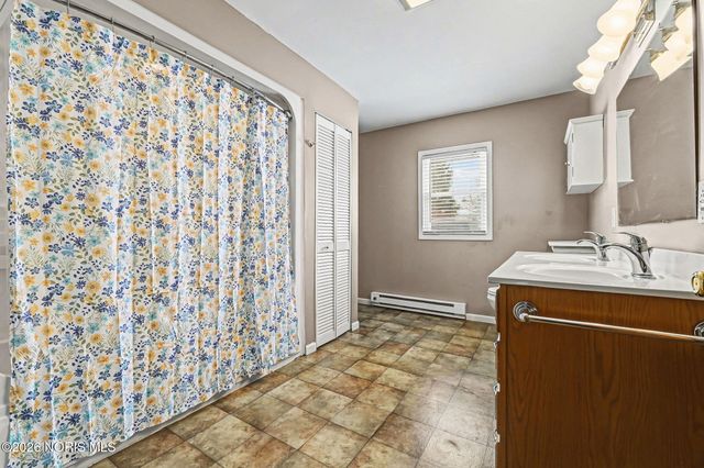 324 W Mcpherson Avenue, Findlay, OH 45840