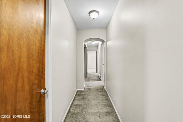 324 W Mcpherson Avenue, Findlay, OH 45840