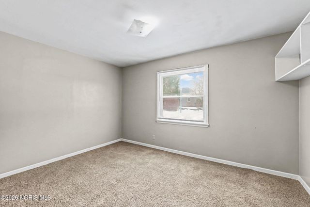 324 W Mcpherson Avenue, Findlay, OH 45840