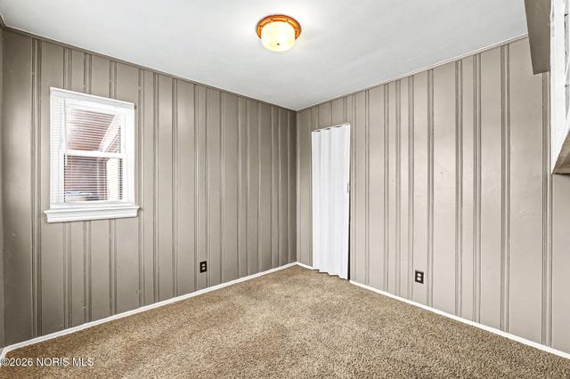 324 W Mcpherson Avenue, Findlay, OH 45840