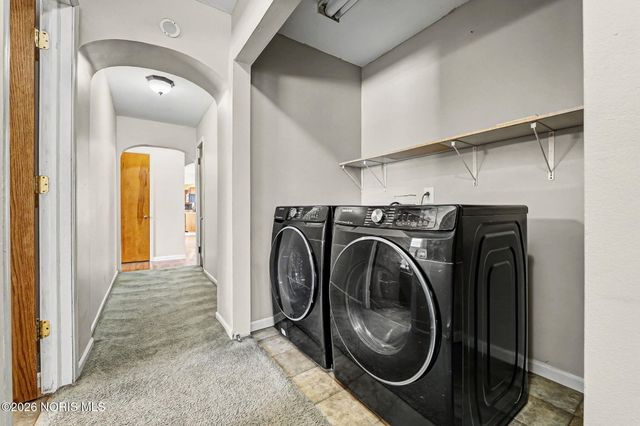 324 W Mcpherson Avenue, Findlay, OH 45840