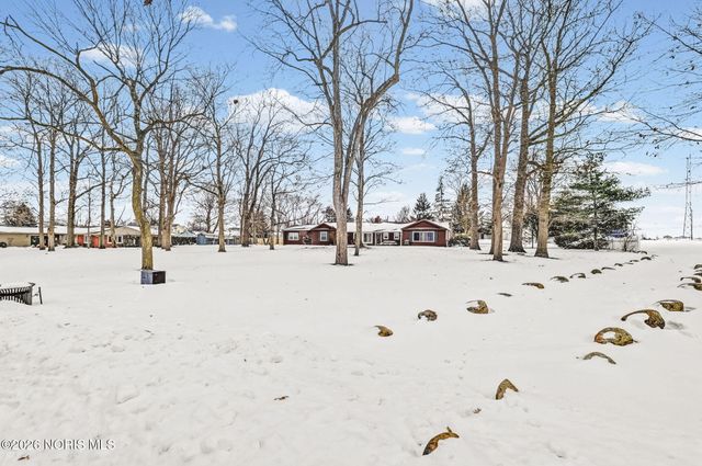 324 W Mcpherson Avenue, Findlay, OH 45840