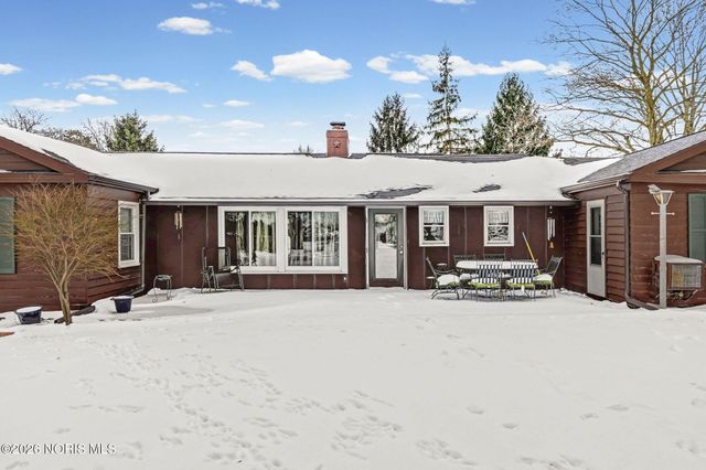 324 W Mcpherson Avenue, Findlay, OH 45840