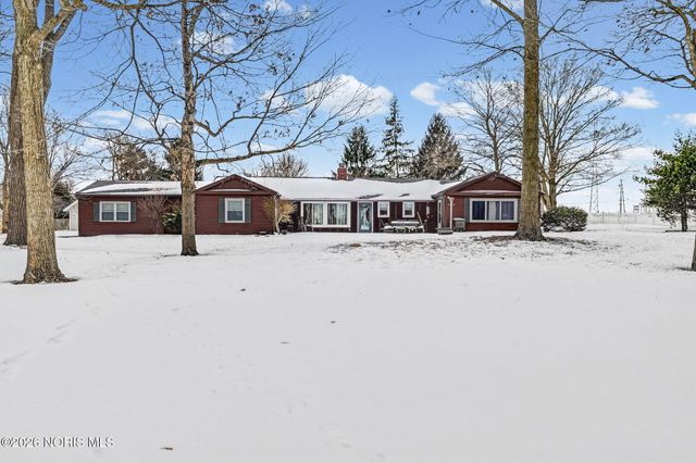 324 W Mcpherson Avenue, Findlay, OH 45840