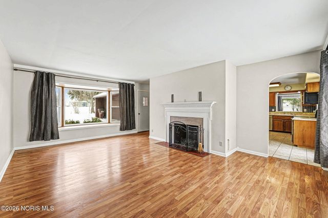 324 W Mcpherson Avenue, Findlay, OH 45840