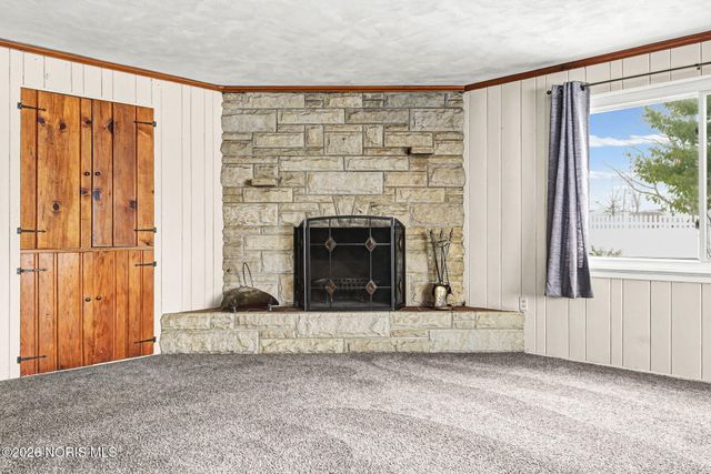 324 W Mcpherson Avenue, Findlay, OH 45840