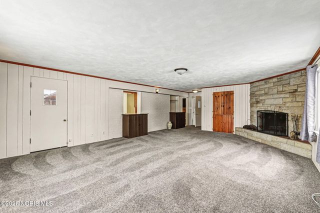 324 W Mcpherson Avenue, Findlay, OH 45840