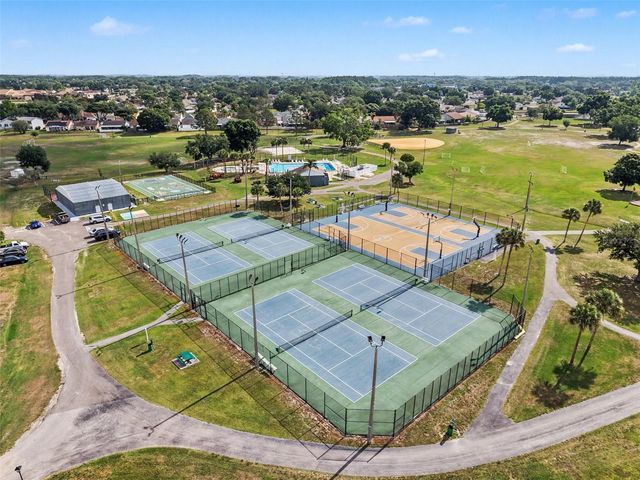 5406 MEADSTONE CT, Tampa, FL 33624