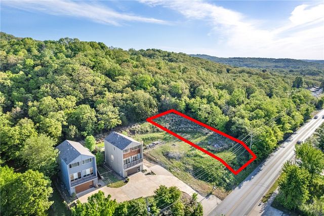1078 E Huntsville Road, Fayetteville, AR 72701