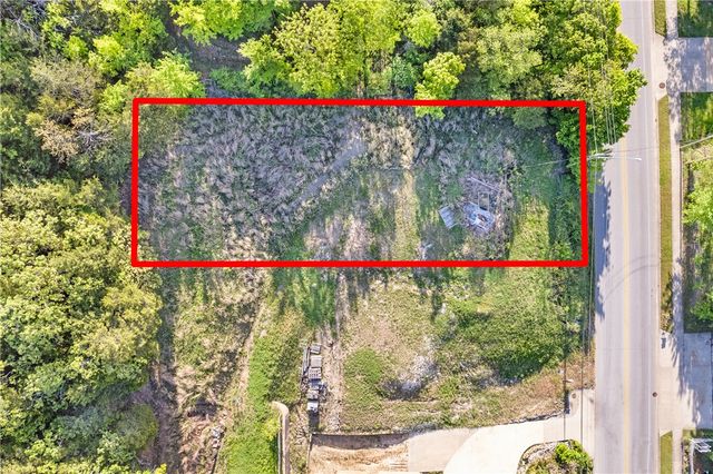1078 E Huntsville Road, Fayetteville, AR 72701
