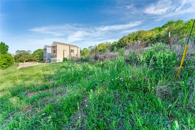1078 E Huntsville Road, Fayetteville, AR 72701