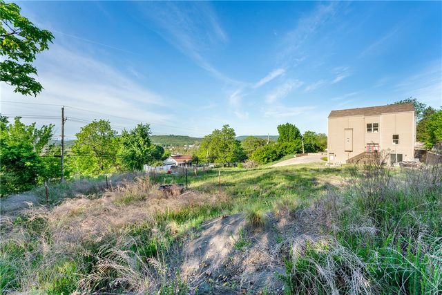 1078 E Huntsville Road, Fayetteville, AR 72701