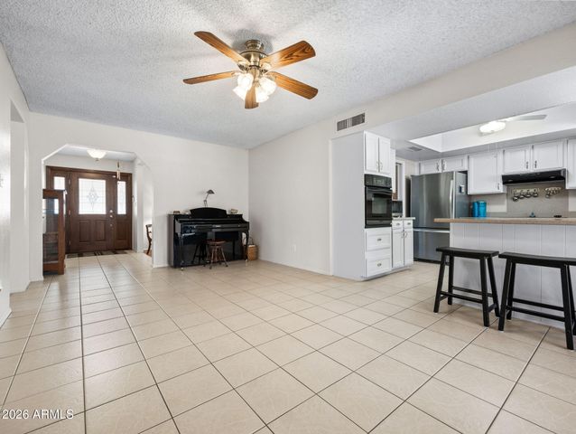 4604 W GARDENIA Avenue, Glendale, AZ 85301