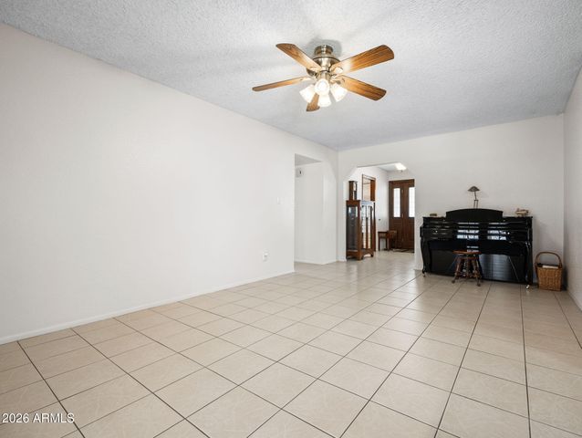 4604 W GARDENIA Avenue, Glendale, AZ 85301