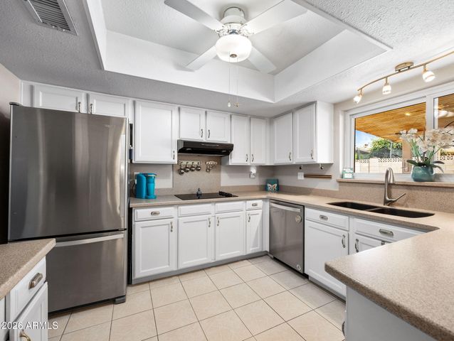4604 W GARDENIA Avenue, Glendale, AZ 85301