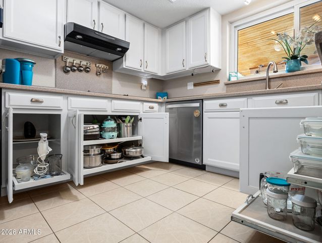 4604 W GARDENIA Avenue, Glendale, AZ 85301