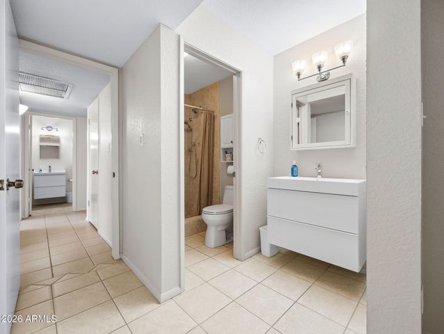 4604 W GARDENIA Avenue, Glendale, AZ 85301