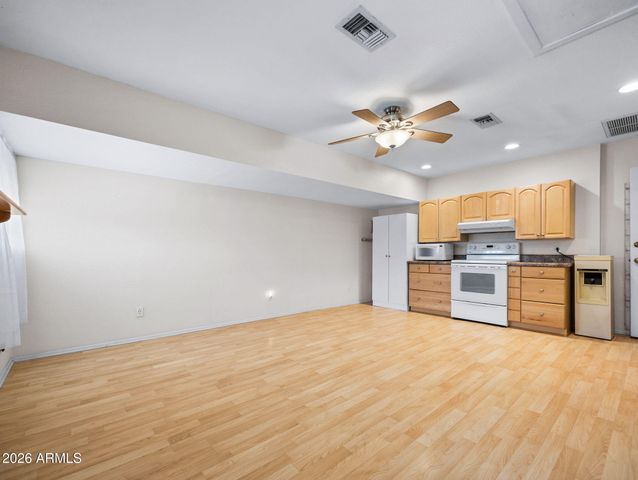 4604 W GARDENIA Avenue, Glendale, AZ 85301