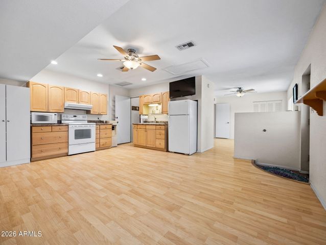 4604 W GARDENIA Avenue, Glendale, AZ 85301