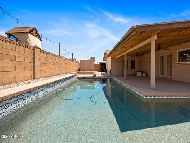 4604 W GARDENIA Avenue, Glendale, AZ 85301