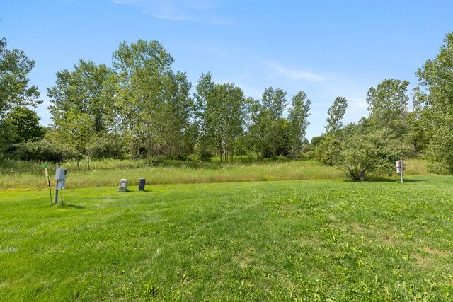 6605 Moss Lake Drive, Hudsonville, MI 49426