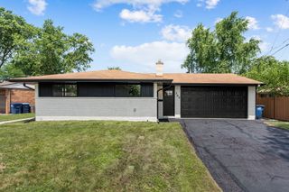 300 Lance Drive, Des Plaines, IL 60016