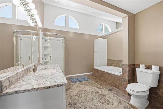 8861 W 106th Terrace, Overland Park, KS 66212