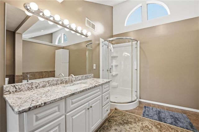 8861 W 106th Terrace, Overland Park, KS 66212