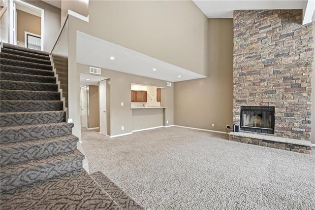8861 W 106th Terrace, Overland Park, KS 66212