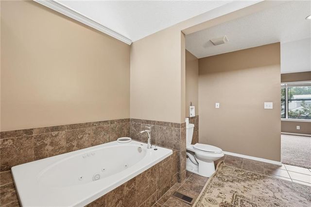 8861 W 106th Terrace, Overland Park, KS 66212