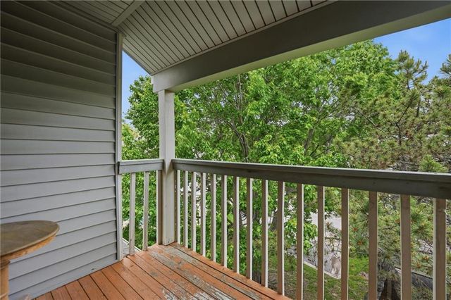 8861 W 106th Terrace, Overland Park, KS 66212
