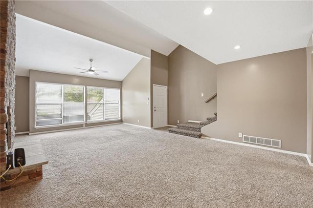 8861 W 106th Terrace, Overland Park, KS 66212