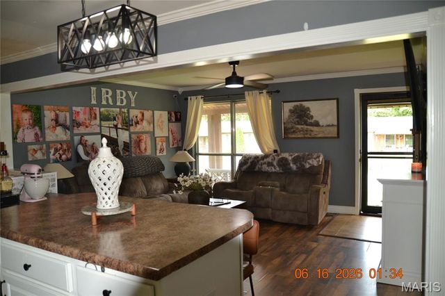 209 Meadowbrook Drive, Farmington, MO 63640