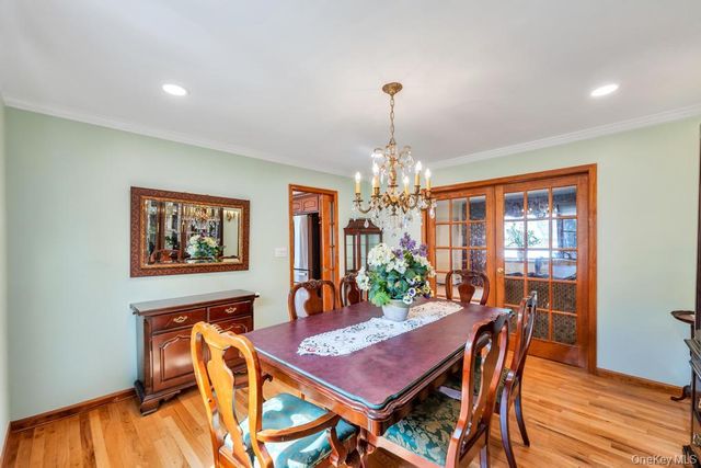 64 Muttontown Eastwoods Road, Syosset, NY 11791