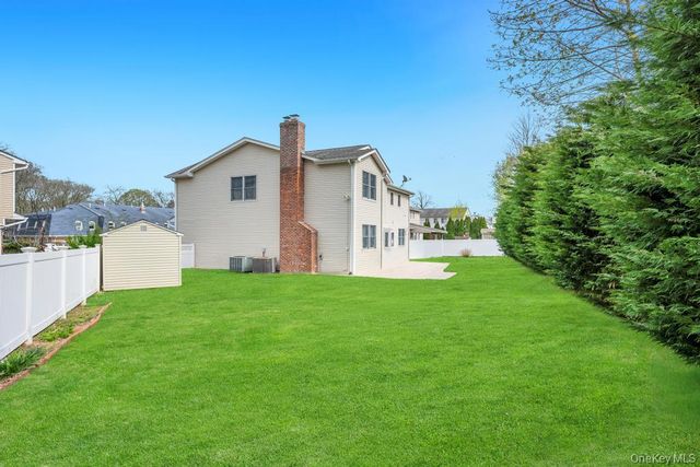 64 Muttontown Eastwoods Road, Syosset, NY 11791