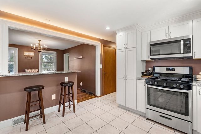 5 Forrest Rd, Westford, MA 01886