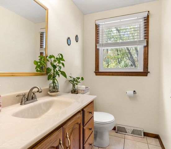 5 Forrest Rd, Westford, MA 01886