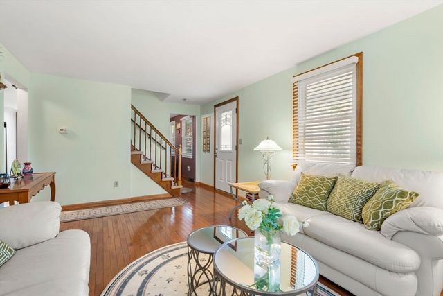 5 Forrest Rd, Westford, MA 01886