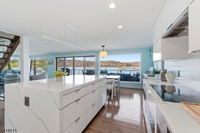 9 Balsam Pkwy, Sparta Twp., NJ 07871