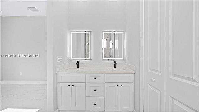 926 WINTERS ST E, Lehigh Acres, FL 33974