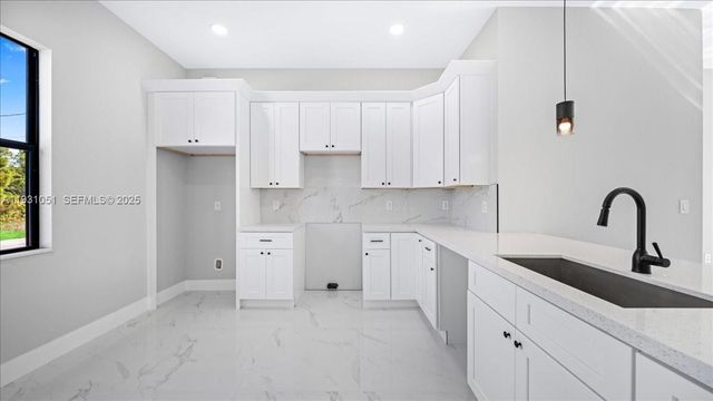 926 WINTERS ST E, Lehigh Acres, FL 33974