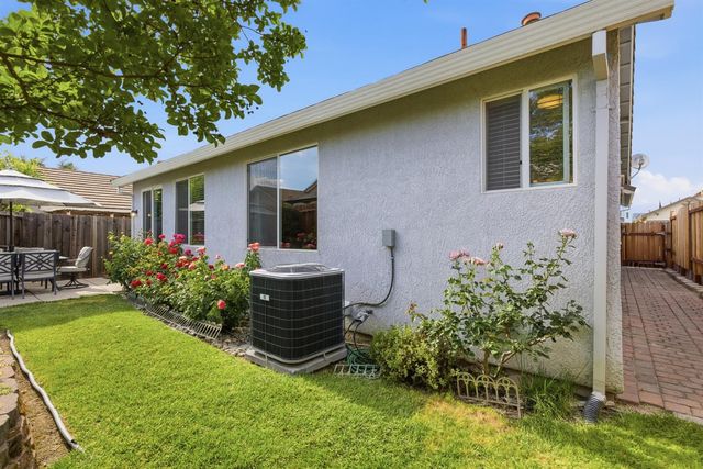 5824 Blue Beech Ct, Antelope, CA 95843