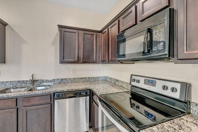 1938 Millstream Hollow, Conyers, GA 30012