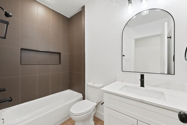 407 Calloway Street A-B, Houston, TX 77029