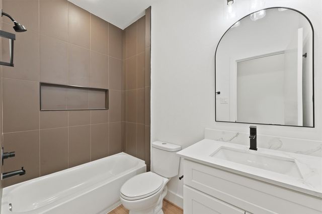 407 Calloway Street A-B, Houston, TX 77029