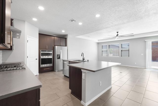 1962 Goldenflare Loop NE, Rio Rancho, NM 87144