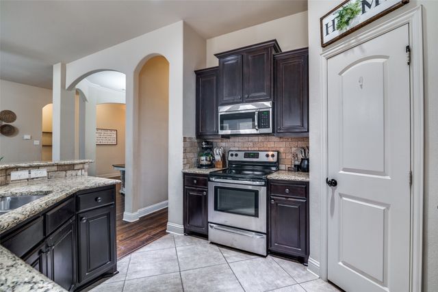 114 Hillcrest Way, Crandall, TX 75114