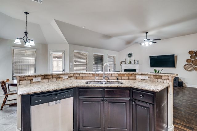 114 Hillcrest Way, Crandall, TX 75114