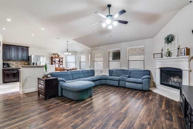 114 Hillcrest Way, Crandall, TX 75114